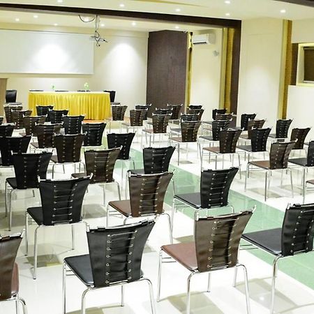 Hotel Ramkrishna Executive Barsi Bagian luar foto